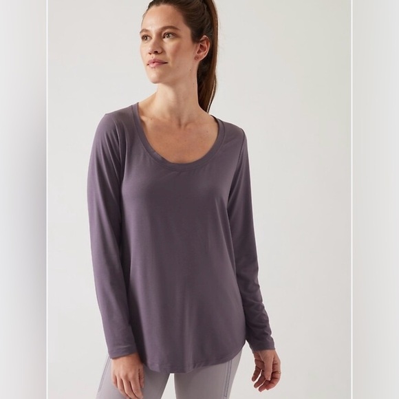 Athleta Tops - Women's Athleta Stratus II Long Sleeve Scoop Neck Top Purple Size Medium